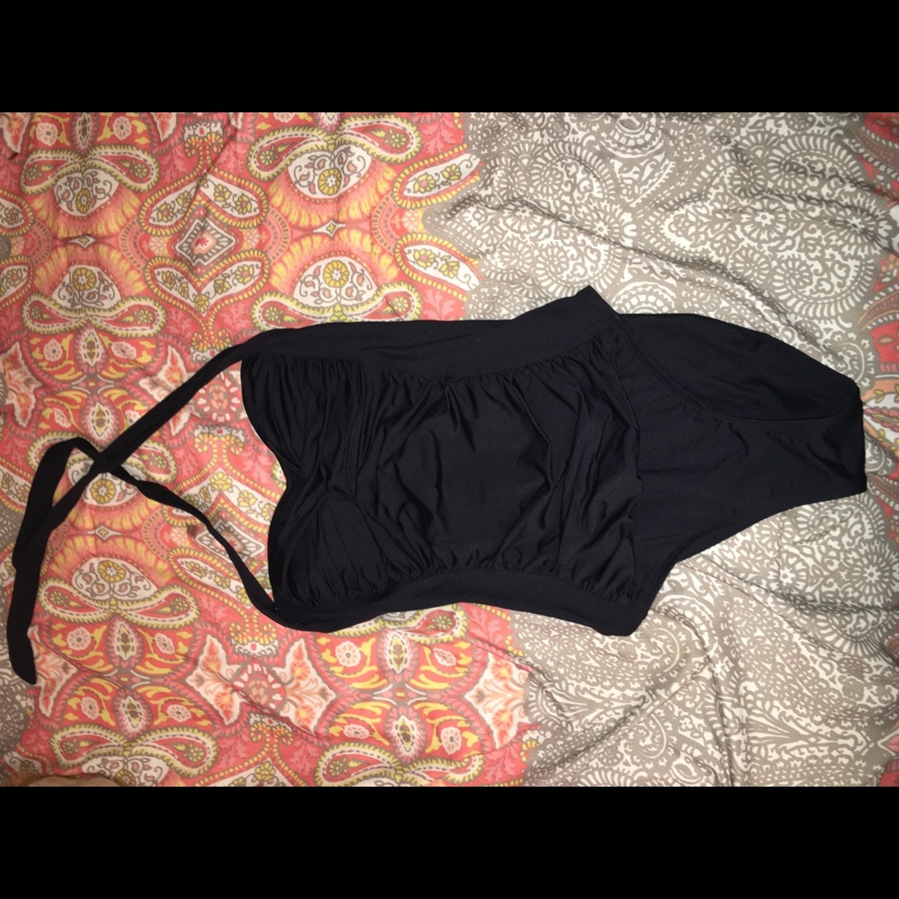BLACK ONE PIECE